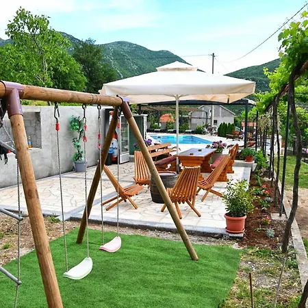 빌라 Gazdinstvo Vukanovic - Kuca Za Odmor 트레빈예